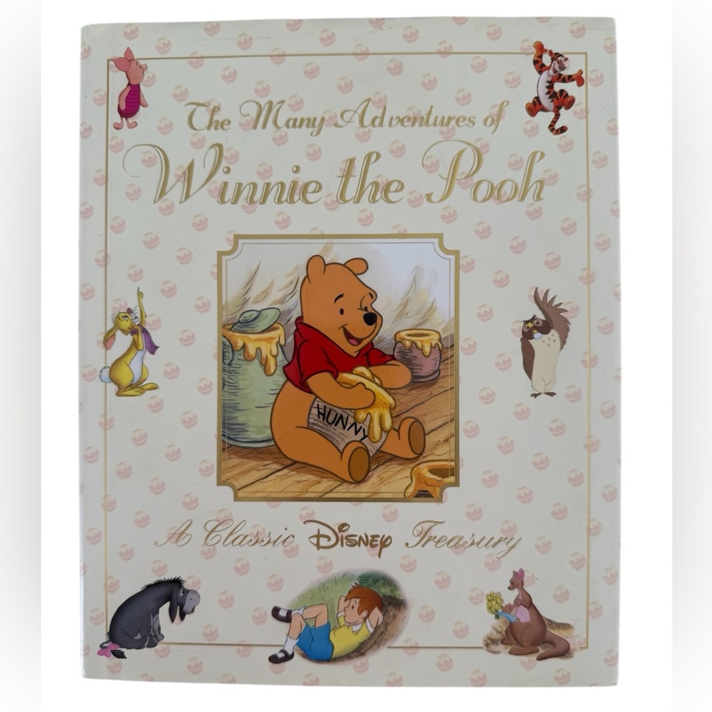 Disney Winnie the Pooh Illustrated Storybook - Red and Brown